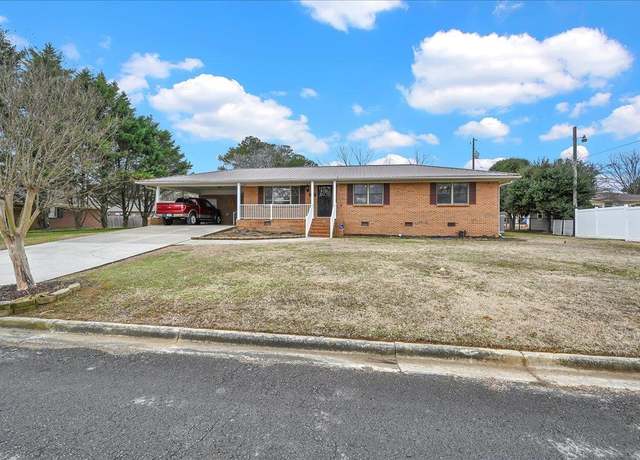 Property at 1007 Ave C SE, Cullman, AL, 3 beds, 2 baths