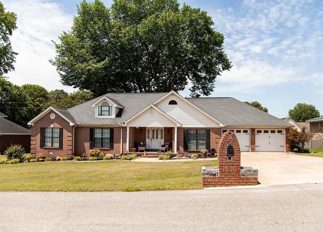 Property at 402 Madison Ave, Muscle Shoals, AL, 3 beds, 3 baths
