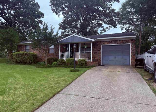 Property at 1824 Broadway Blvd, Florence, AL, 3 beds, 1 bath