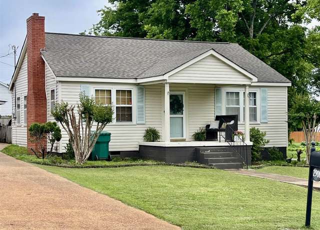 Property at 2900 15th Ave, Sheffield, AL, 2 beds, 1 bath