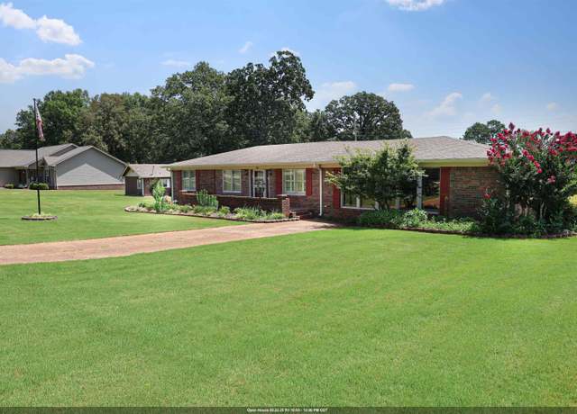 Property at 300 Tennessee River Dr, Muscle Shoals, AL, 3 beds, 2 baths