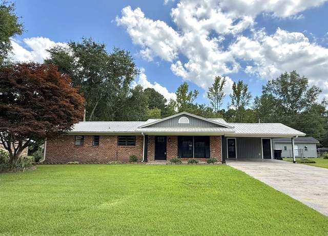 Property at 1440 Cottonwood Ln, Cullman, AL, 4 beds, 3 baths
