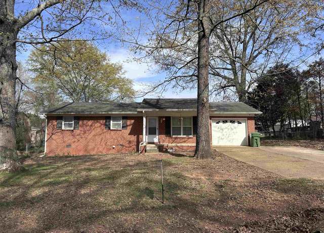 Property at 1309 Tennessee St, Tuscumbia, AL, 3 beds, 1.5 baths