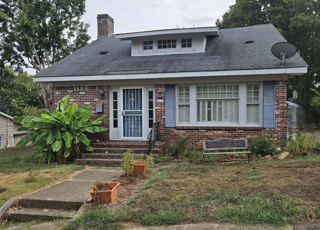 Property at 505 Lauderdale St NW, Russellville, AL, 3 beds, 3 baths