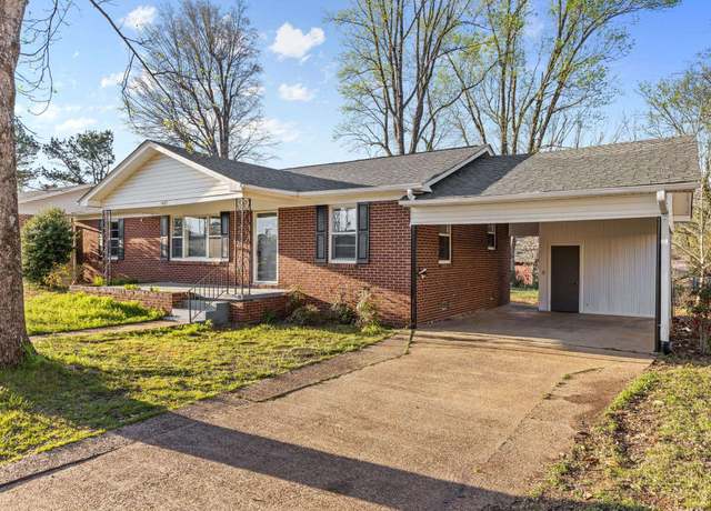 Property at 1423 E 2nd St, Tuscumbia, AL, 3 beds, 1 bath