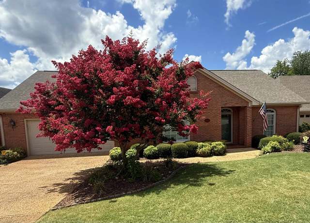 Property at 213 Laura Ct, Florence, AL, 3 beds, 2 baths