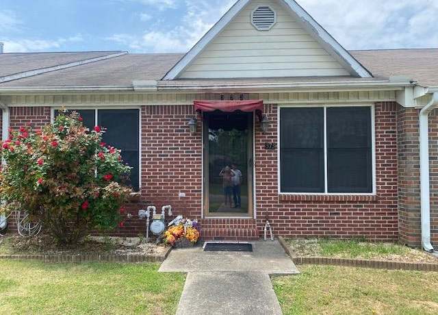 Property at 373 Cherry St NW, Hartselle, AL, 2 beds, 2 baths