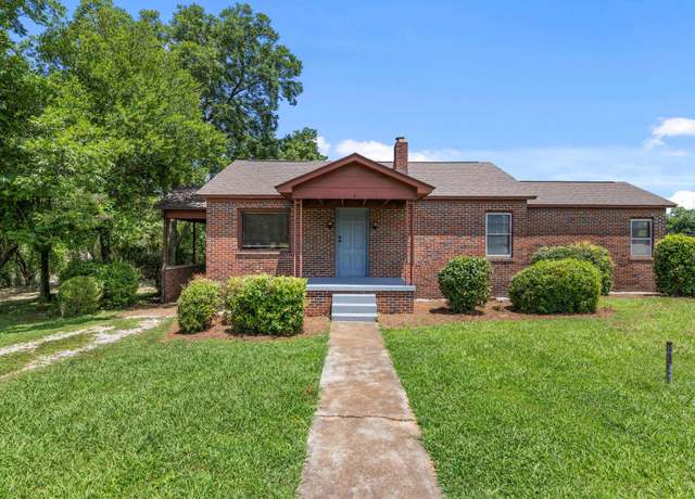Property at 607 E 12th St, Sheffield, AL, 3 beds, 1.5 baths