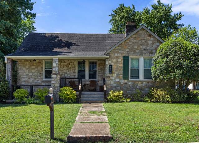 Property at 429 Collier Ave, Florence, AL, 2 beds, 1 bath