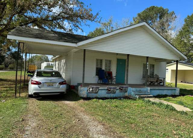 Property at 201 SE Ohio Ave SE, Hanceville, AL, 3 beds, 2 baths