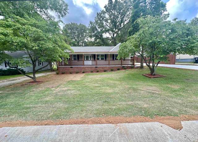 Property at 804 Ford Ave, Muscle Shoals, AL, 4 beds, 3 baths