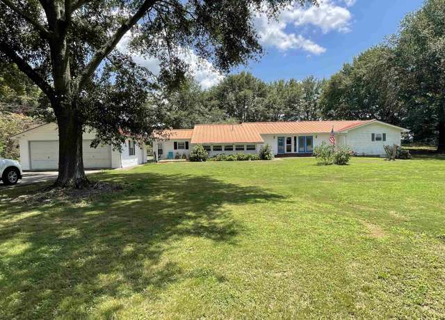 Property at 810 Country Rd, Tuscumbia, AL, 4 beds, 2.5 baths