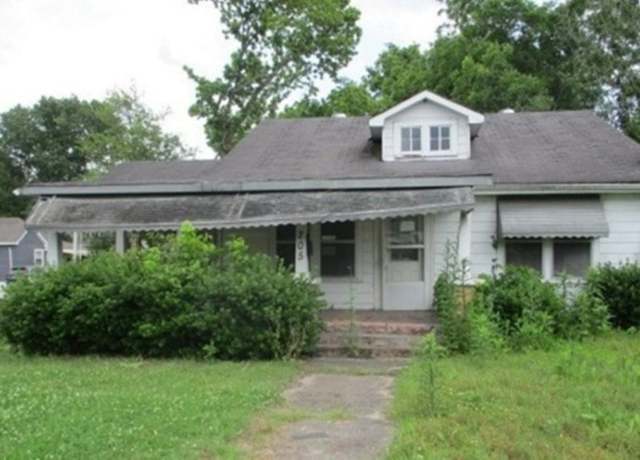 Property at 205 S Mulberry St, Tuscumbia, AL, 3 beds, 2 baths