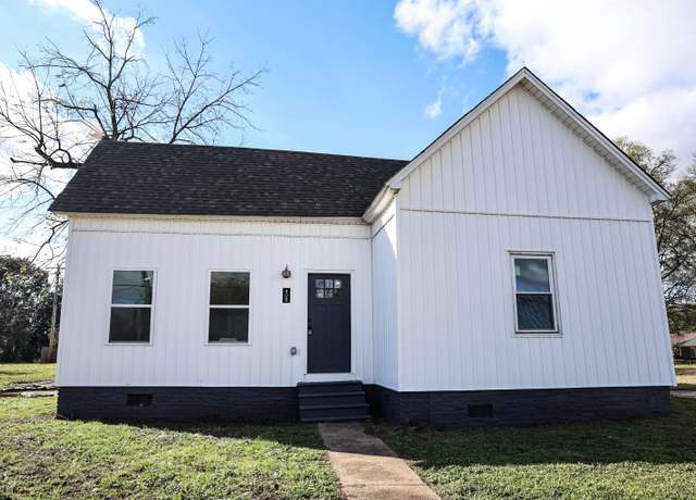 Property at 408 S Atlanta Ave, Sheffield, AL, 3 beds, 2 baths