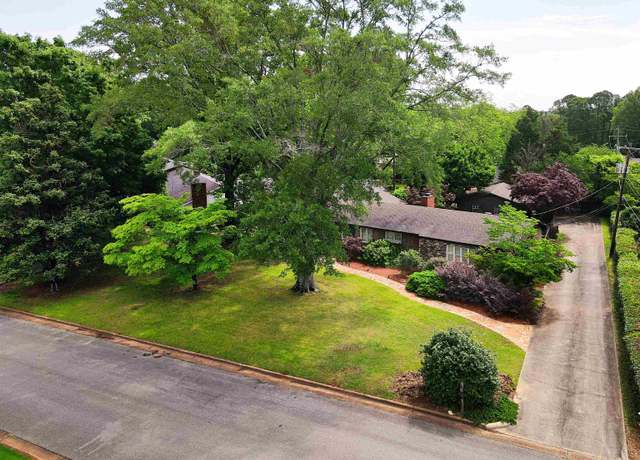 Property at 2210 Meadowbrook Rd Rd SE, Decatur, AL, 3 beds, 2 baths