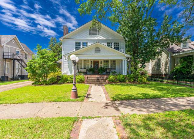 Property at 433 N Walnut St, Florence, AL, 5 beds, 3 baths