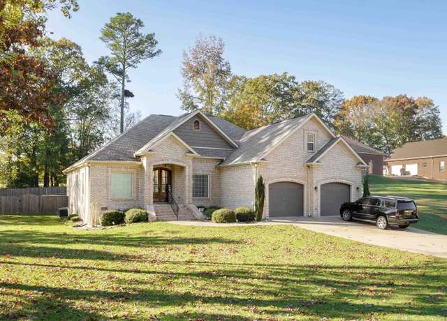 Property at 286 Plantation Cir, Killen, AL, 4 beds, 2.5 baths