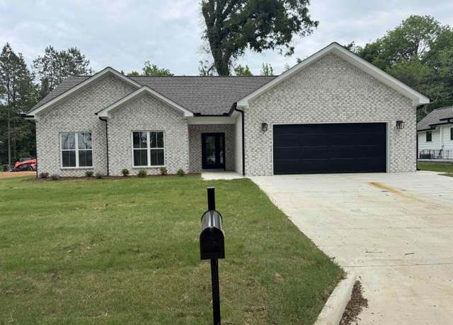 Property at 109 Jefferson Ave, Muscle Shoals, AL, 4 beds, 2 baths