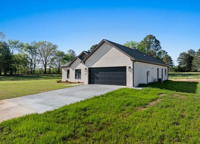 Property at 1567 Co Rd 16, Florence, AL, 4 beds, 2 baths