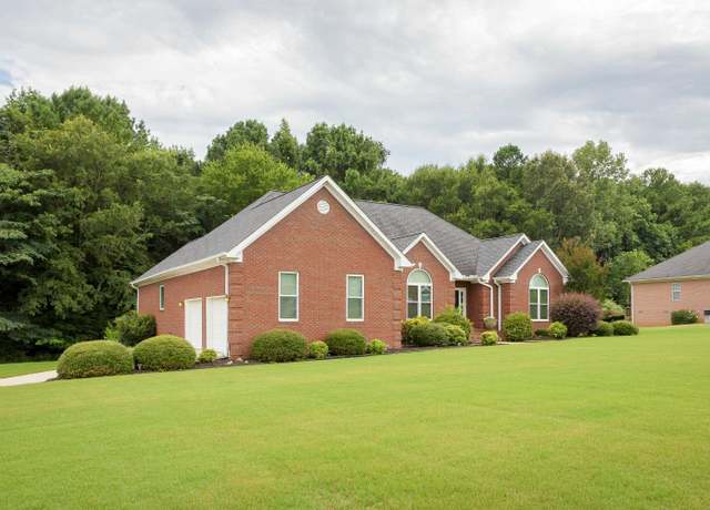 Property at 1230 Huntington Ln, Tuscumbia, AL, 3 beds, 2 baths