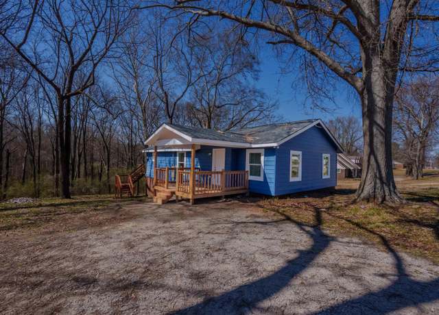 Property at 1540 Woodmont Dr, Tuscumbia, AL, 3 beds, 2 baths