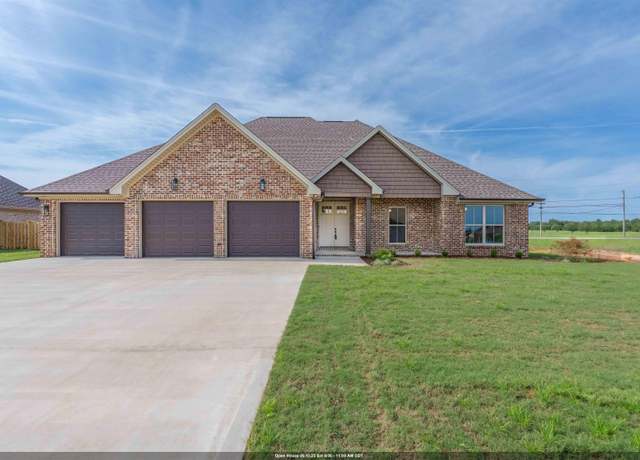 Property at 182 E Wynchase Dr, Muscle Shoals, AL, 4 beds, 3 baths