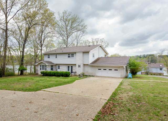 Property at 104 Fox Run Ct, Killen, AL, 5 beds, 3 baths