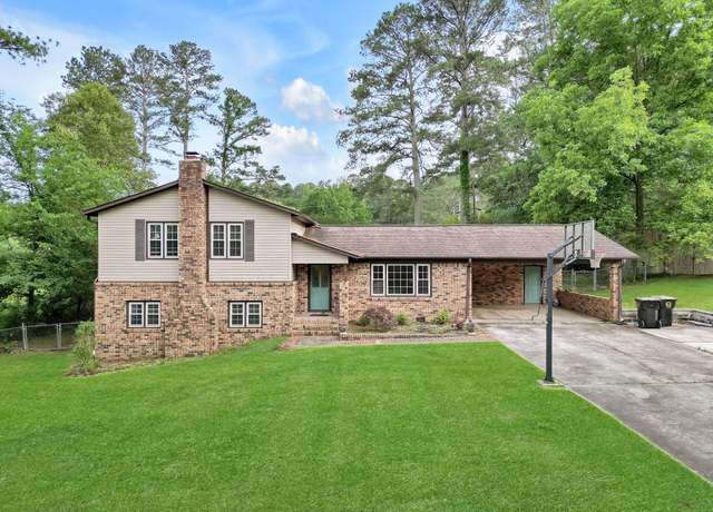 Property at 1614 Lakeview Dr, Cullman, AL, 4 beds, 3 baths