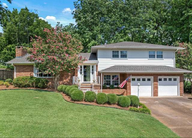 Property at 2021 Oak Dr, Muscle Shoals, AL, 4 beds, 2.5 baths