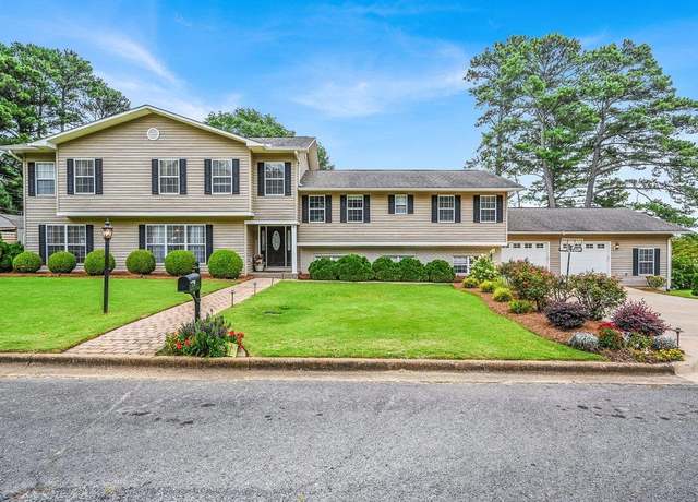 Property at 1714 Wayne Ave NW, Cullman, AL, 5 beds, 5.5 baths