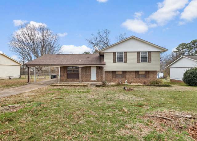 Property at 216 Britt St, Florence, AL, 4 beds, 2 baths