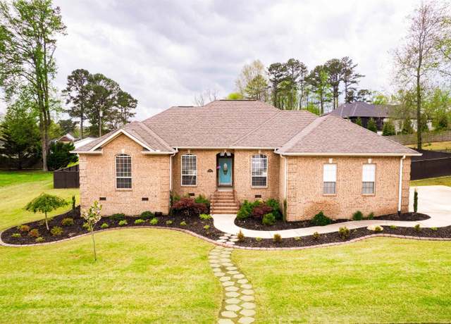 Property at 904 Skypark Rd, Florence, AL, 4 beds, 2.5 baths
