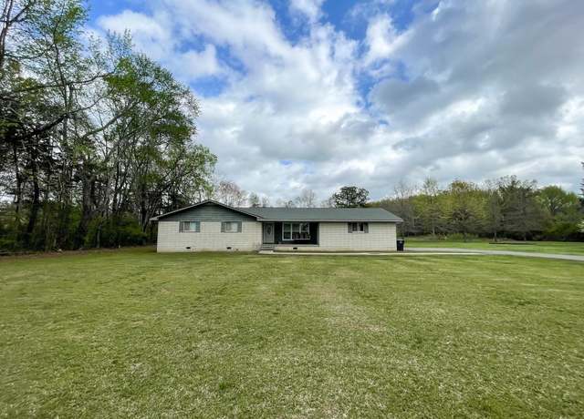 Property at 2865 Lee St, Rogersville, AL, 3 beds, 2 baths