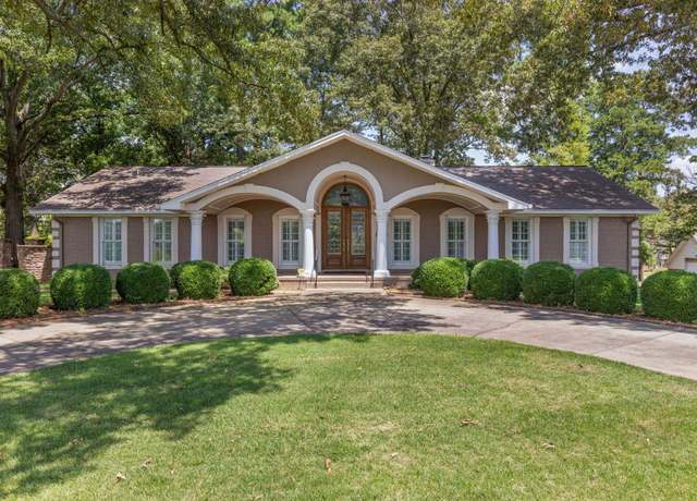 Property at 1905 Marietta Ave, Muscle Shoals, AL, 4 beds, 4 baths