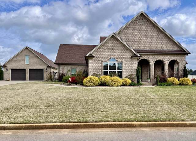 Property at 37 Holli Ln, Muscle Shoals, AL, 2 baths