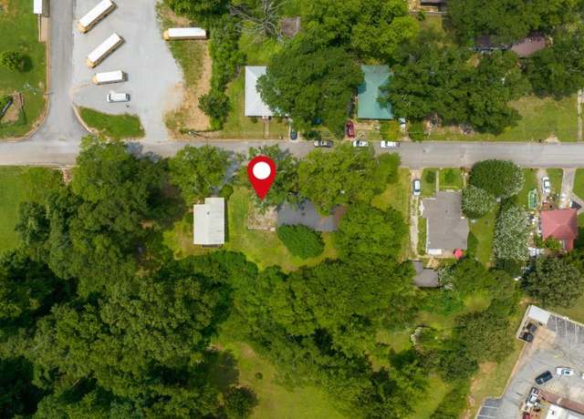 Property at 710 8th St SE, Red Bay, AL, 3 beds, 2 baths