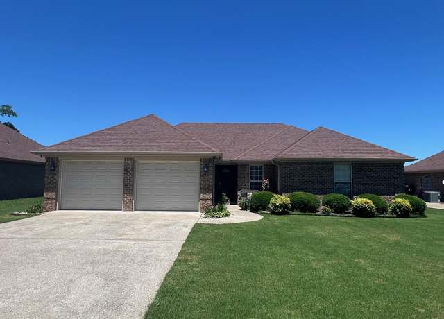 Property at 2005 Rosedale St, Muscle Shoals, AL, 3 beds, 2 baths