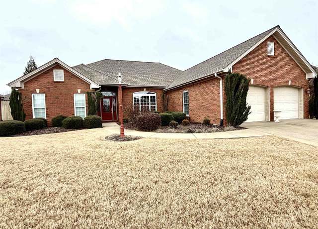 Property at 104 James Ct, Florence, AL, 3 beds, 2 baths