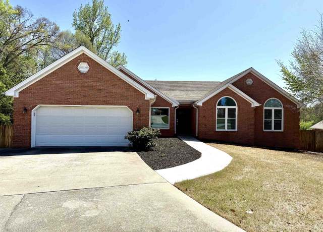 Property at 112 Newport Dr, Florence, AL, 4 beds, 3.5 baths