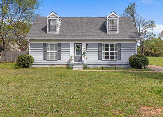 Property at 414 Pamplin Ave, Florence, AL, 4 beds, 2 baths