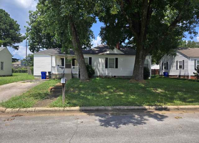 Property at 414 Cleveland Ave, Florence, AL, 3 beds, 2 baths