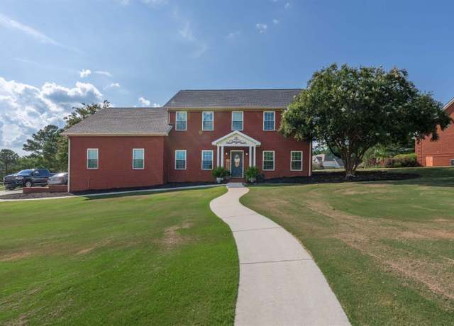Property at 28 Bulls Pl, Tuscumbia, AL, 4 beds, 2.5 baths
