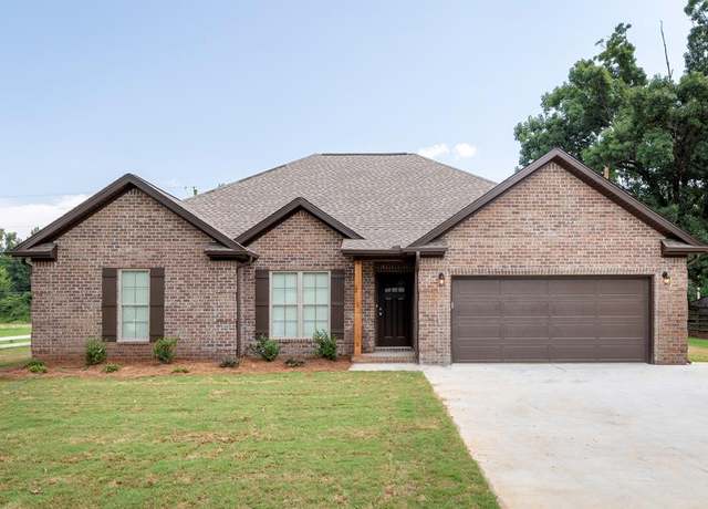 Property at 302 Congress St, Muscle Shoals, AL, 4 beds, 2 baths