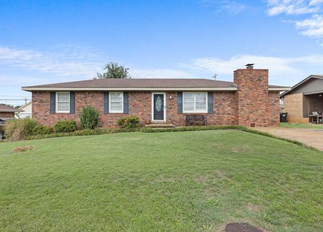Property at 1005 Highland Ave, Muscle Shoals, AL, 3 beds, 2 baths
