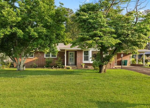 Property at 103 Rivermont Dr, Sheffield, AL, 3 beds, 2 baths