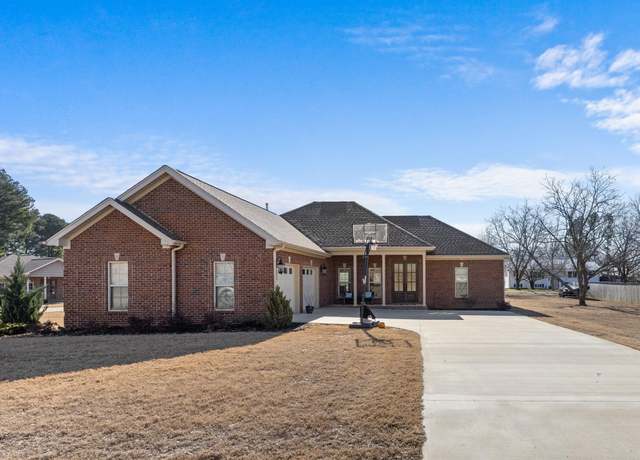 Property at 244 Oldenburg Dr, Killen, AL, 3 beds, 2 baths
