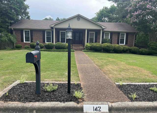 Property at 142 Cedarcrest Dr, Florence, AL, 4 beds, 3 baths