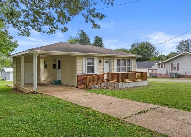 Property at 147 N Fulton St, Florence, AL, 3 beds, 1 bath