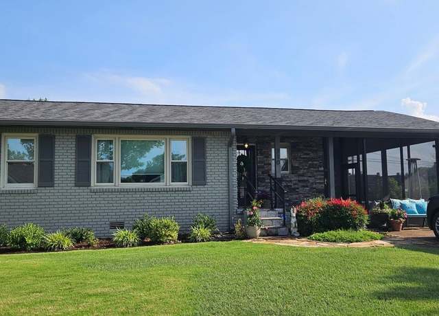 Property at 710 Tuxedo Ave, Muscle Shoals, AL, 4 beds, 2.5 baths