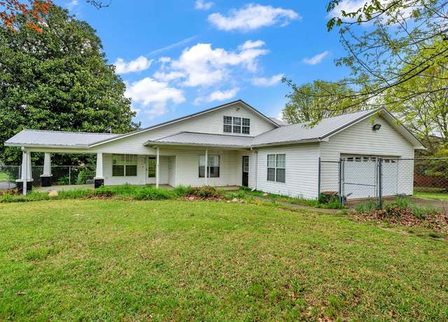 Property at 400 11th Ave SE, Cullman, AL, 4 beds, 3 baths